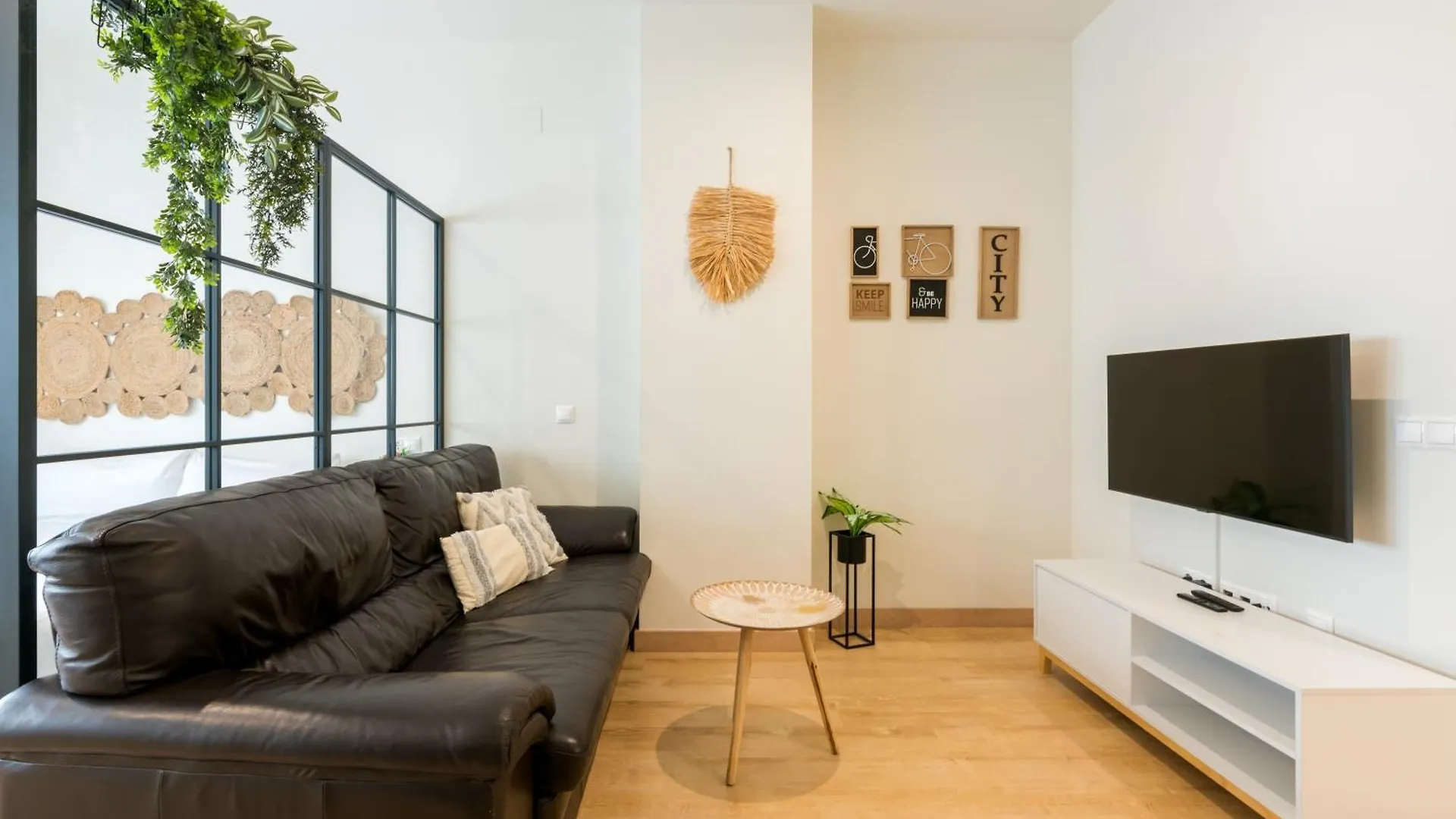 Wintowinrentals Hideaway Loft With Style In Málaga 0*,